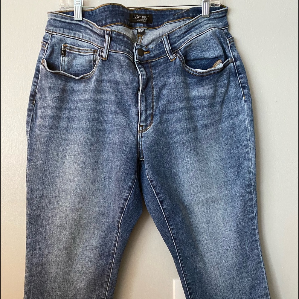 Judy Blue slim fit non distressed shark bite hem jeans size 18w